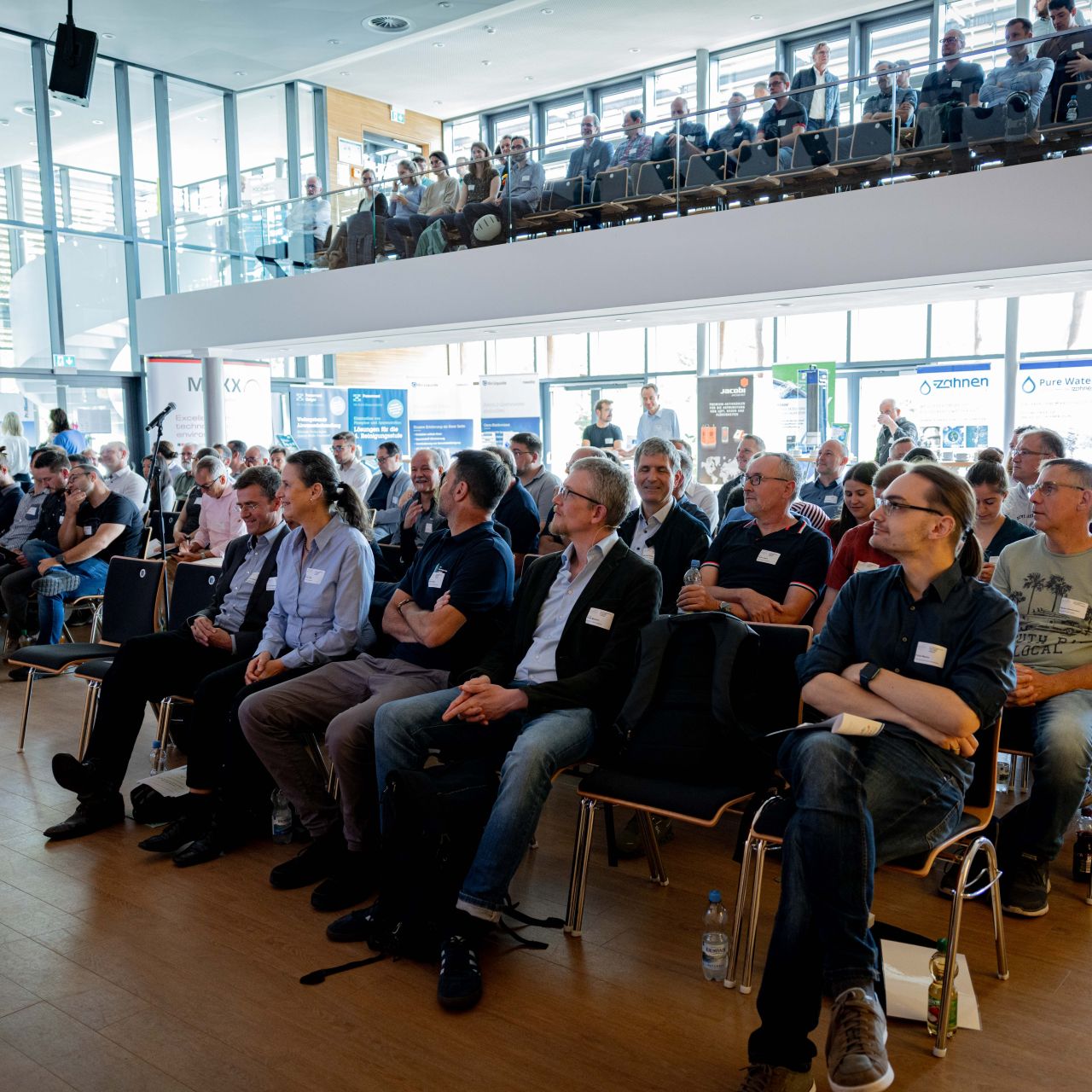 Publikum von Vorne beim KomS Technologieforum in Uhldingen