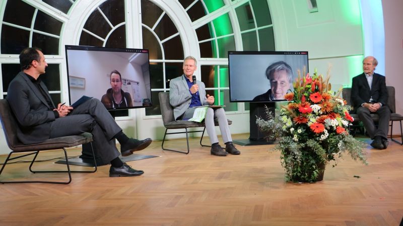 Podiumsdiskussion mit Theilnehmern vor Ort und Online beim P-Kongress