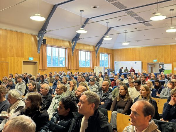Teilnehmer des Gewässerdialogs "Gewässerökologische Strukturmaßnahmen im urbanen Umfeld - Konzepte, Aufwand, Risiken" am 26.11.2025 in Reutlingen-Betzingen